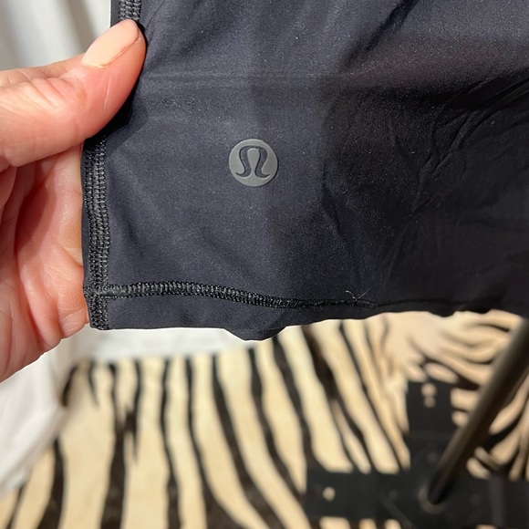 Lululemon Size Medium - Picture 3 of 6
